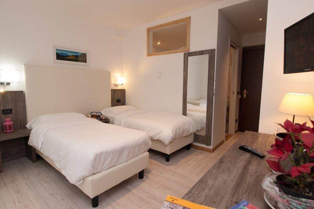Hotel Le Soleil Challand-Saint-Anselme エクステリア 写真